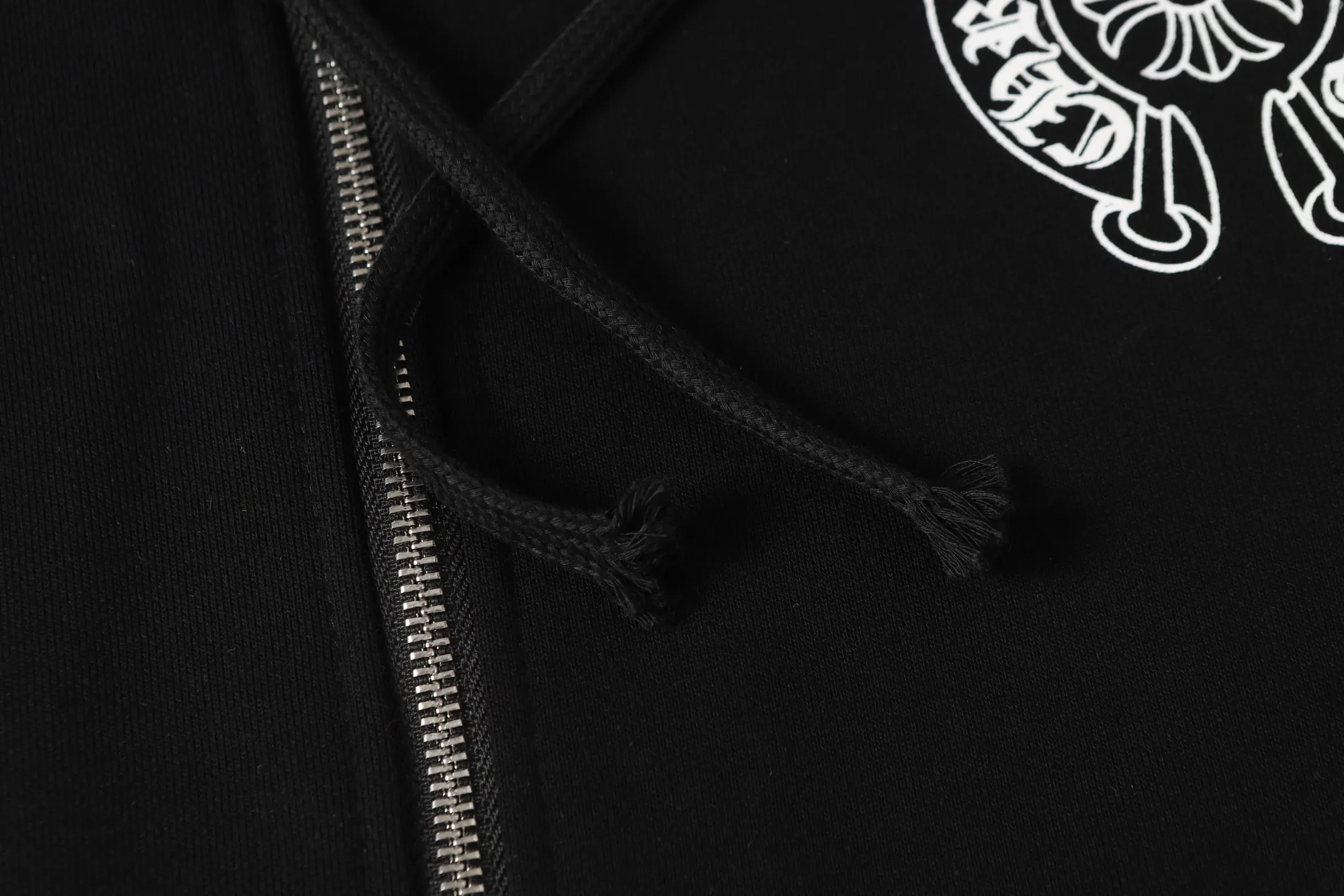 P250 -Chrome Hearts/Chrome Hearts Tokyo Limited Horseshoe Sanskrit Printed Zipper Sweater Cardigan Jacket -High weight, high density and high quality. The wool is soft, delicate and skin-friendly. It feels soft and silky. It has excellent warmth and skin-friendly properties.